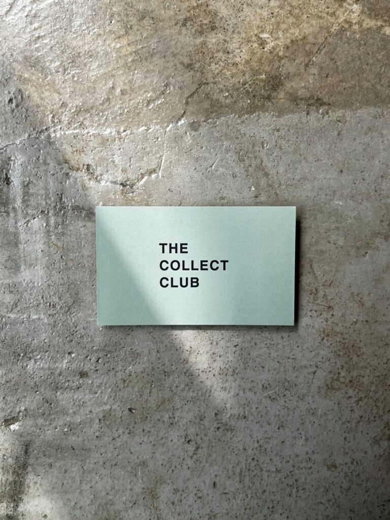 THE COLLECT CLUBのロゴが入ったショップカード